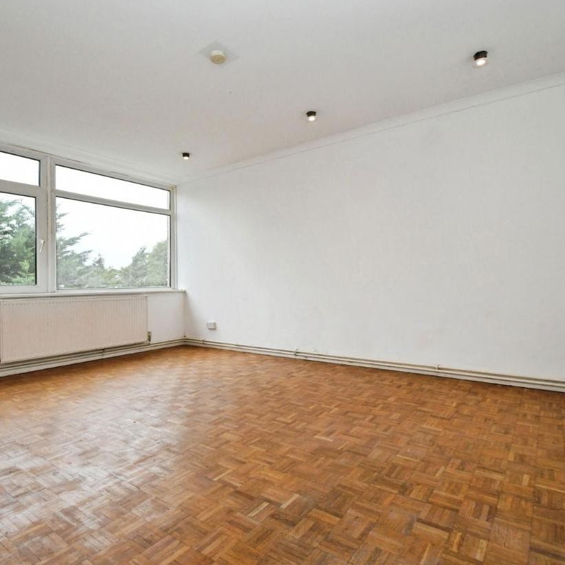 College Road, Isleworth, TW7 - Photo 1