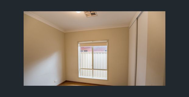 Freshly updated Executive Courtyard Home - Photo 1