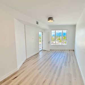 Brand New 2 Bed 2 Bath Apartment Rentals in East Van - Pet Friendly - Photo 2