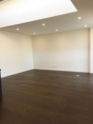One Victoria Park - 3 Bedroom Apartment - Photo 1