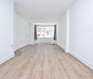 3 bedroom House To Let Total Size: 765 SQ FT - Photo 2