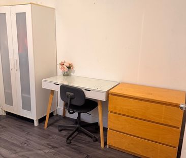 Room in a Shared House, Clovelly Road, W4 - Photo 1