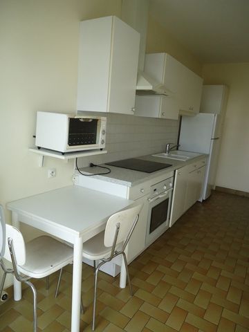 Location Appartement 2 pièces 42m² NEVERS 58000 - Photo 2