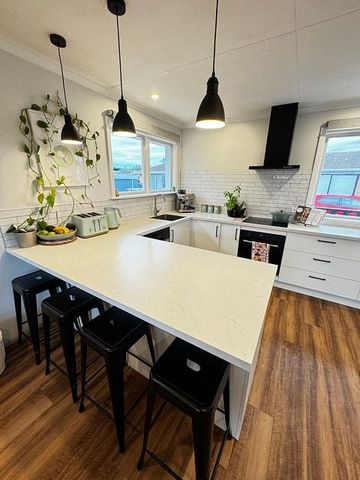 Cosy, sunny 3 bedroom home - Photo 3