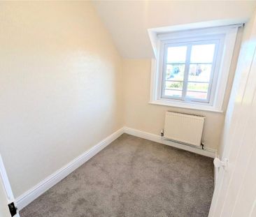 3 bedroom end of terrace house to rent - Photo 3