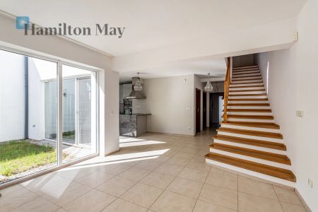 Dom w zabudowie szeregowej z ogrodem na Targówku - Photo 3