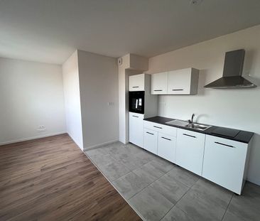 Location Appartement 2 pièces 42m² ILLKIRCH GRAFFENSTADEN 67400 - Photo 2