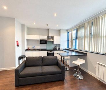 Studio to rent - Photo 2