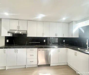 6664 Mockingbird Ln, Mississauga, Ontario L5N 5K2 | 6664 Mockingbir... - Photo 1