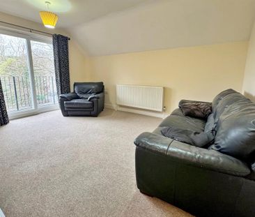 2 bedroom flat to rent - Photo 2