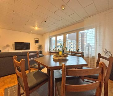 Großzügige 5-Zimmer-Wohnung mit Einbauküche, Kamin und Balkon in Bo... - Foto 2