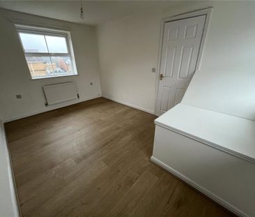 3 bedroom end of terrace house to rent - Photo 1
