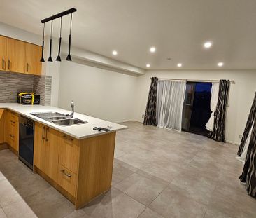 3 bedroom and 2.5 bathrooms from 1st of March - Photo 2