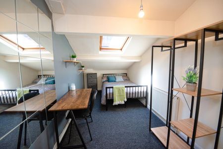 4 bedroom townhouse to rent - Photo 2