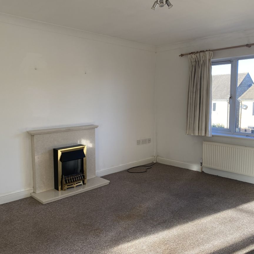 TWO BEDROOM FLAT - Photo 1