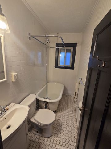 For Lease - 4 Hyde Park Avenue Unit# 10, Hamilton, Ontario - Photo 2