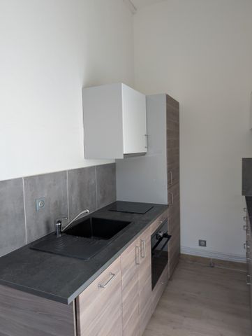 Location Appartement 2 pièces 43m² MARSEILLE 8ème - Photo 3