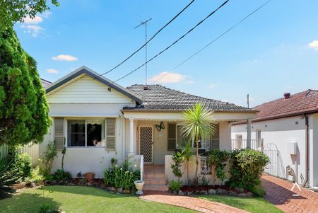 32 Holmwood Avenue, Strathfield South NSW 2136 - House For Rent | Domain - Photo 2
