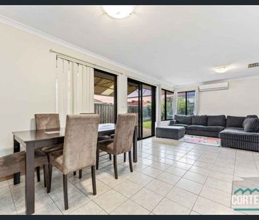 Spacious & Secure 4x2 Family Home in Ellenbrook! - Photo 2