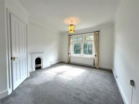 4 bedroom detached house to rent - Photo 2