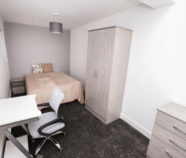 4 bedroom terraced house to rent - Photo 1