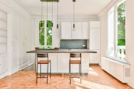 Saint-Cloud - Parc privé - Appartement meublé avec jardin. - Photo 2
