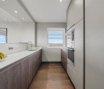 3 bedroom flat to rent - Photo 6