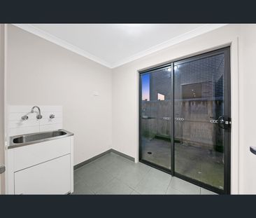 10 Ungara Drive, Werribee, Vic 3030 - Photo 5