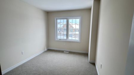 For Lease - 150 Molozzi Street, Erin, Ontario - Photo 4