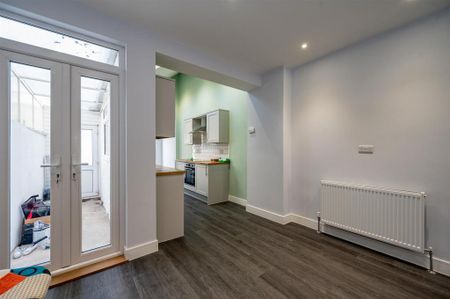 2 bedroom terraced house to rent - Photo 2