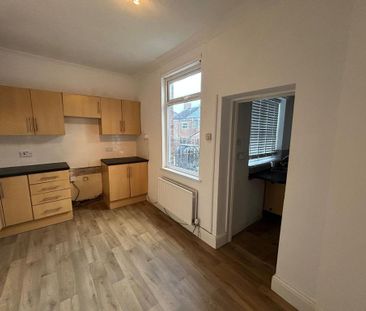 2 bedroom end of terrace house to rent - Photo 5