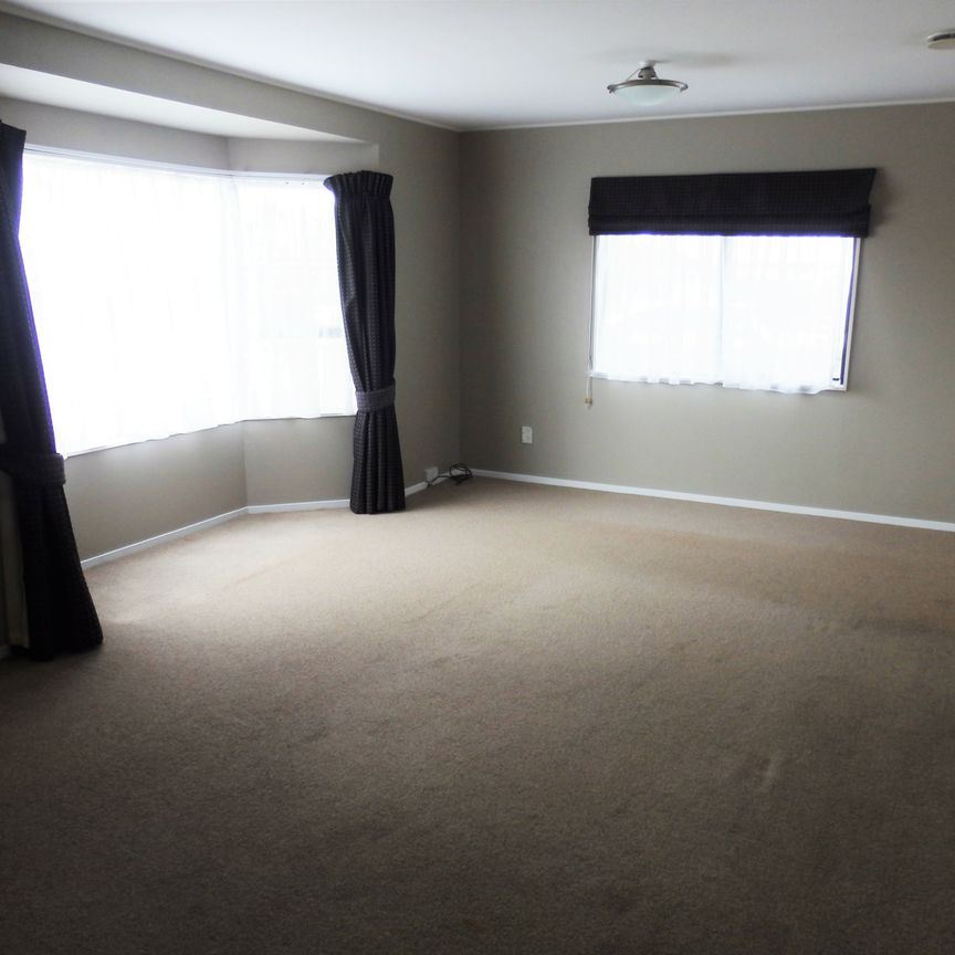 Cambridge East - 3 Bedrooms - Photo 1