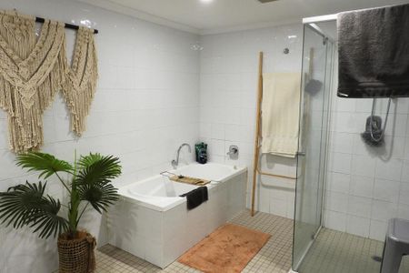 Spacious 3-Bedroom Unit Wollongong CBD - Photo 4