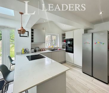 3 bedroom detached to rent Canterbury Grange, Bocking, CM7 - Photo 3