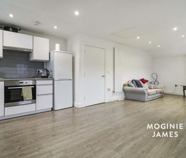 1 bedroom flat to rent - Photo 2