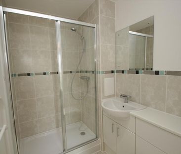 Guildford Road, Woking, Surrey, GU22 - Photo 4