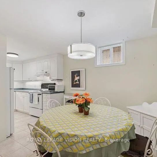 123 RAVENSCROFT ROAD - Photo 1