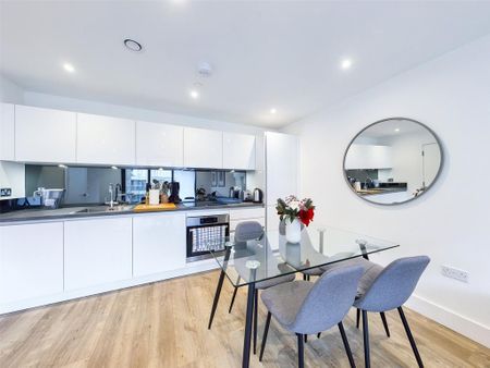 2 bedroom apartment to rent - Photo 4