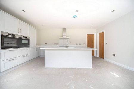 4 bedroom detached house to rent - Photo 5