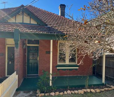 Charming 2 Bedroom Semi Home - Photo 6