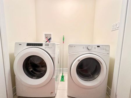 For Lease - 3682 Banff Court, Mississauga, Ontario - Photo 3