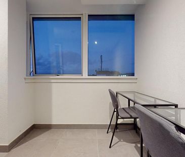 3 bedroom flat to rent - Photo 6