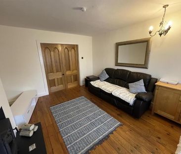 40 Rossnareen Avenue, Belfast, BT11 8LP - Photo 2