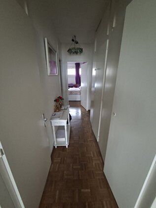 Beautiful 5-room apartment located on the 2nd floor with elevator. This apartment has an area of 71 m2. - Foto 4