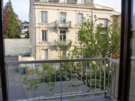 Location Appartement 1 pièce 26m² - Photo 2