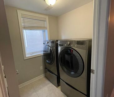 For Lease - 916 Fameflower Street, Barrhaven, Ontario - Photo 3