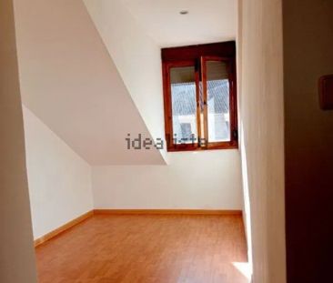 Alquiler de ático en Calle de la Colegiata - Photo 3