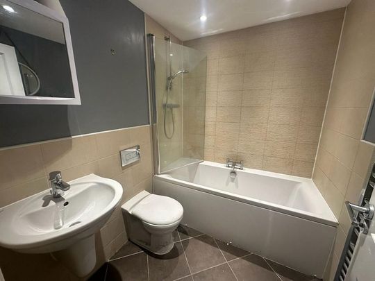 4 bedroom terraced house to rent - Photo 1