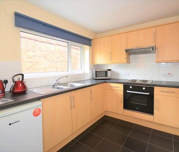 18B Holberry Gardens, Broomhall, Sheffield, S10 2FR - Photo 4