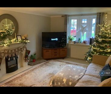 2 bedroom terraced house to rent - Photo 2